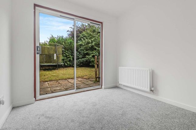 8, Acer Grove, Chapelhall photo 4