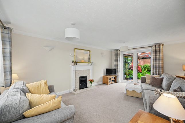 4, Tamar Close, Rugby photo 4