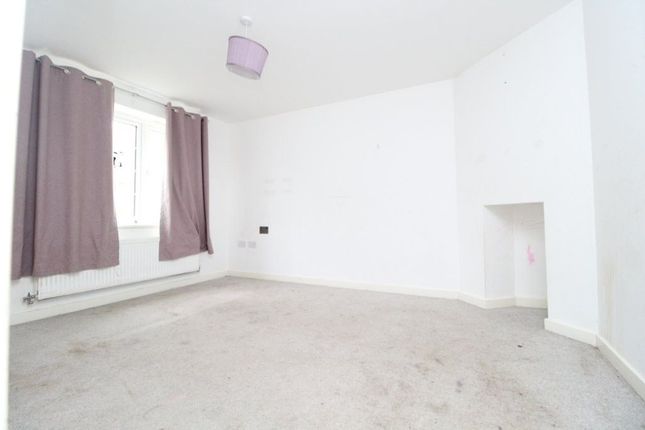 18 Clay Avenue, Bedford photo 4