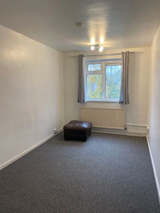 43 Highams Hill, Crawley photo 5