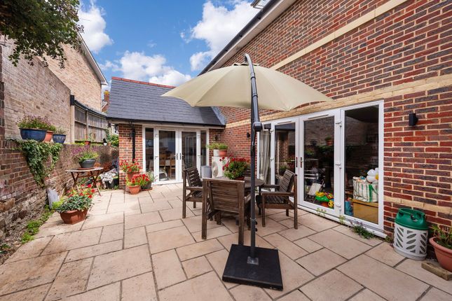 61 Shipbourne Road, Tonbridge photo 4