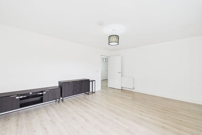 19 Warren Court, Hamilton photo 4