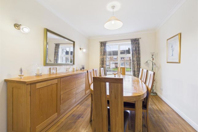2, Tellisford, Esher photo 4