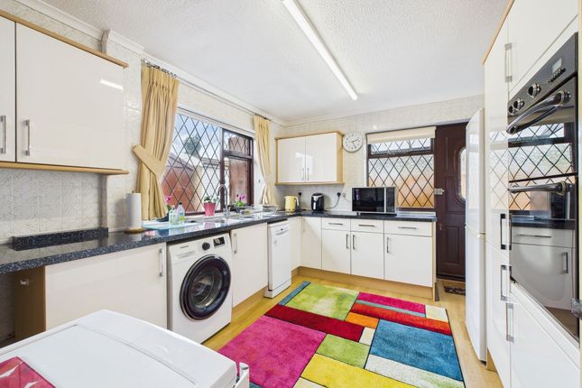 45 Hearsall Avenue, Stanford-Le-Hope photo 2