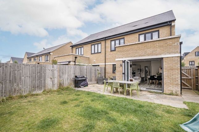 12, Orchard Farm Avenue, East Molesey photo 4