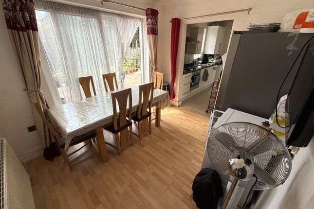 26, Greenhill Gardens, Northolt photo 3