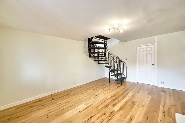 3 Cheltenham Avenue, Stoke-On-Trent photo 2