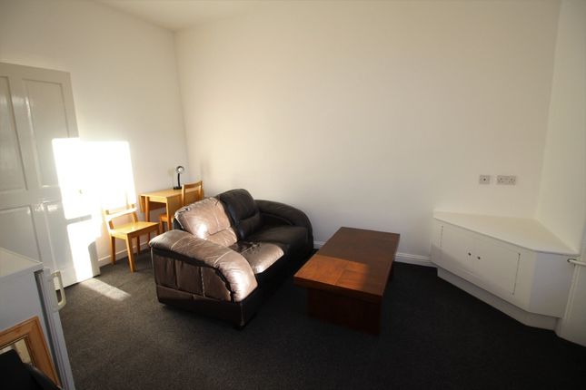 Flat to rent in Bruce Street, Stirling Town, Stirling