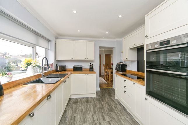 9, Links Avenue, Rhyl photo 4