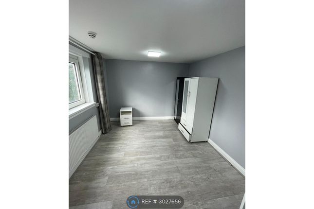 Flat, Stellar House High Road, London photo 2