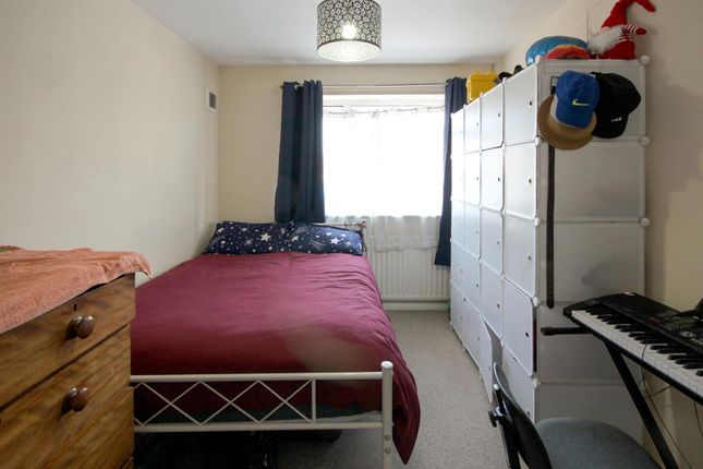 39, Rowe Avenue, Peacehaven photo 4