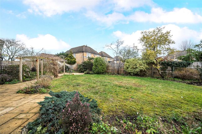 8, Sovereign Drive, Surrey photo 4