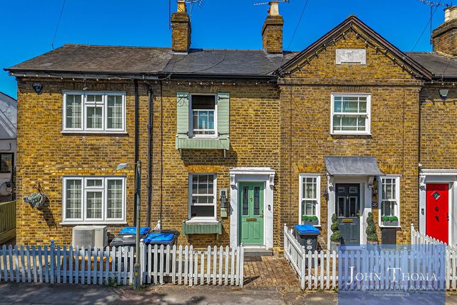 2-bed house on 2 Goulds Cottage, Market Place, Romford, £400,000