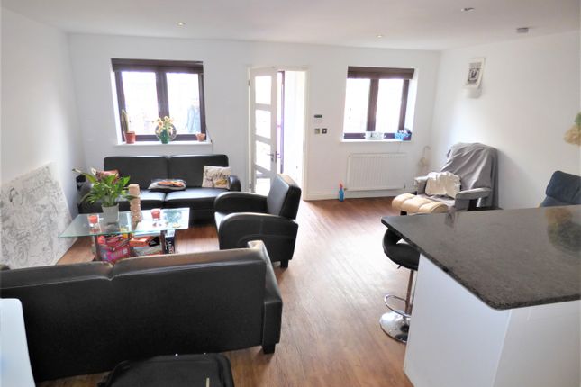 Thumbnail Terraced house to rent in Cephas Street, London