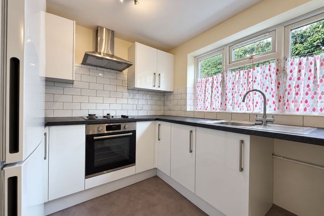 2 Orchard Court, Kidlington photo 3