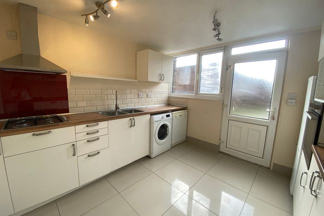 Thumbnail Terraced house to rent in Nursery Close, Leeds