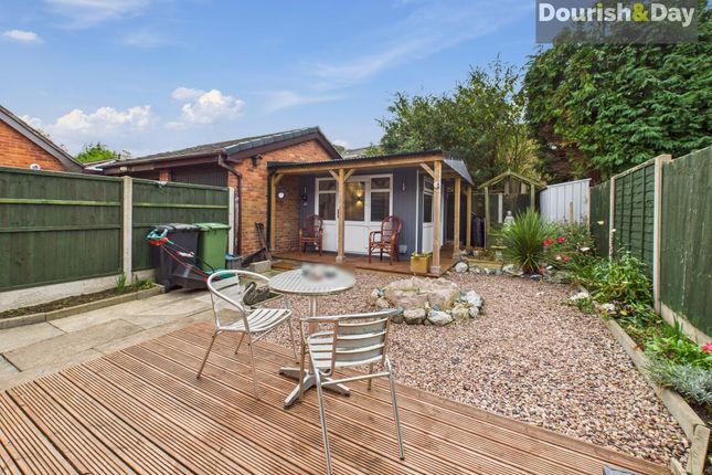 8 Waterside Close, Whitchurch photo 2