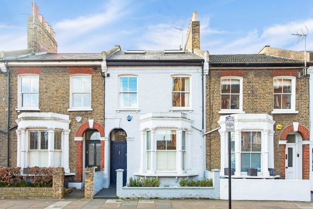 Terraced house to rent in Gilstead Road, Fulham, London