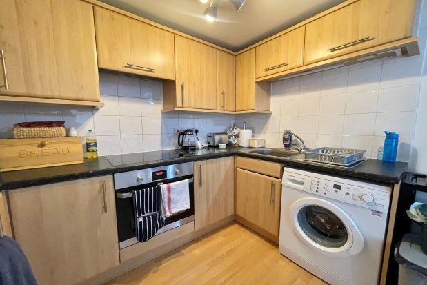 Flat to rent in Hanover Place, Cheltenham