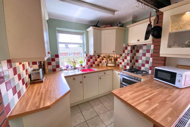 12, Lopes Crescent, Okehampton photo 3