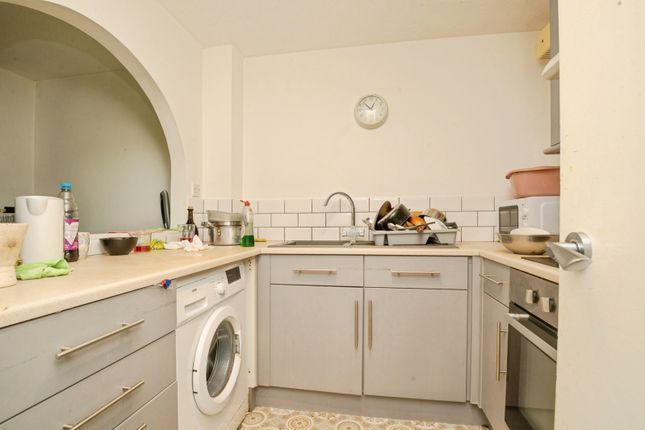 29, Moorby Court, Cardiff Bay photo 2