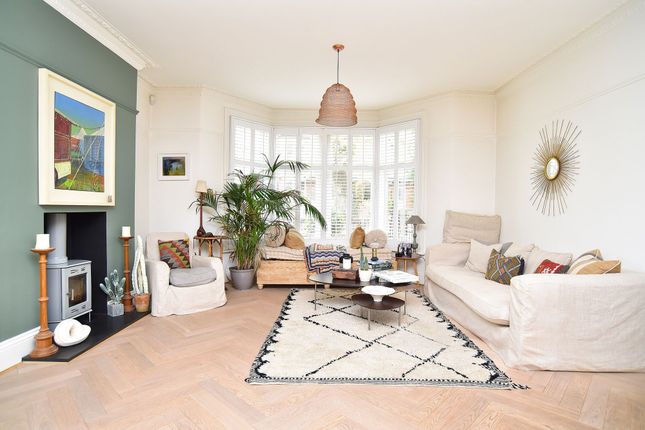 14 St. Marks Avenue, Harrogate photo 3