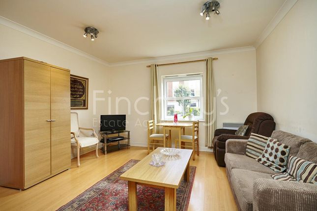 Flat 36, Solomons Court, London photo 2
