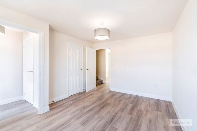 18, Skelton Drive, Bury St. Edmunds photo 4