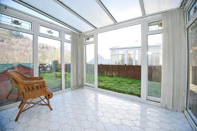 29, Victoria Road, Abertillery photo 4