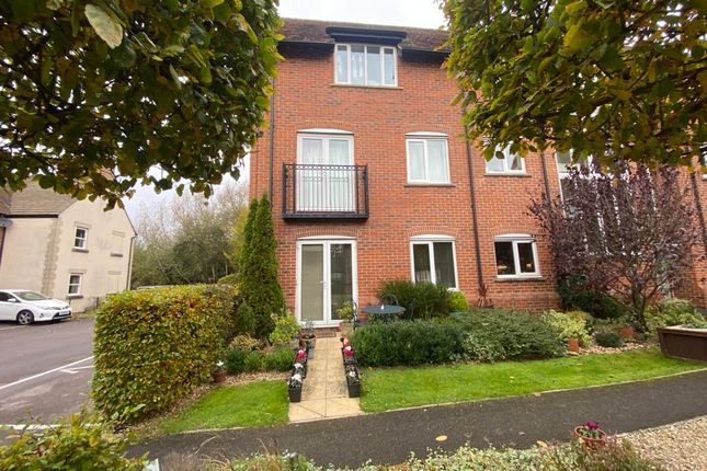 Thumbnail Flat for sale in Dunley Close, Swindon