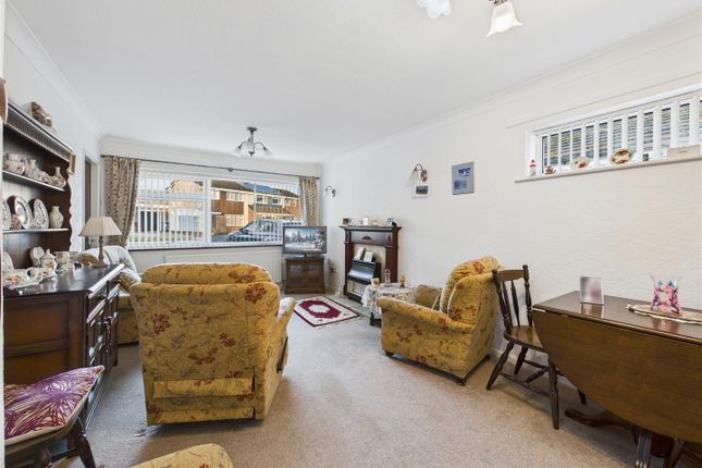 29, Balmoral Crescent, Dronfield photo 4