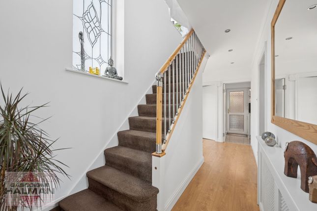 16 Buckfast Road, Sale photo 4
