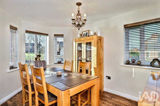 17, Marshall Crescent, Stourbridge photo 4