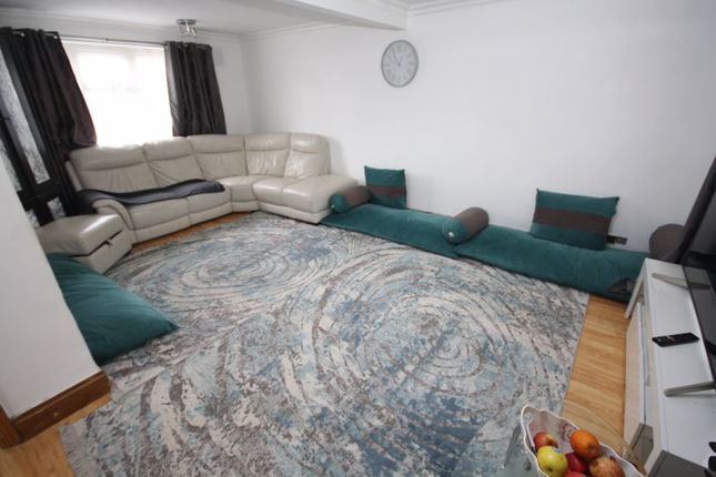 Terraced house for sale in Bengarth Road, Northolt