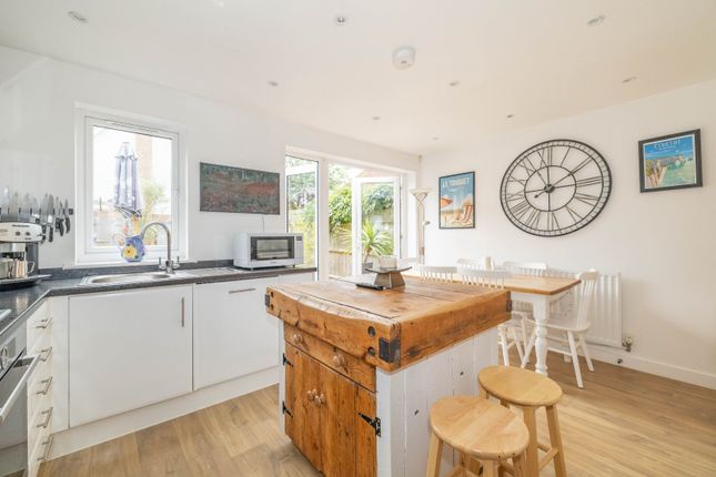11, Hop Pickers Close, Faversham photo 4