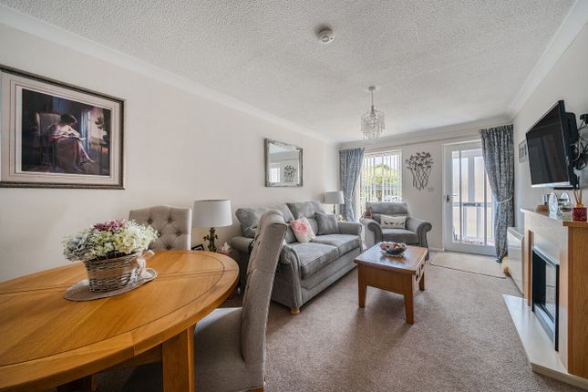36, Shephard Mead, Gloucestershire photo 3