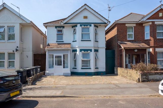 Detached house to rent in Bingham Road, Winton, Bournemouth