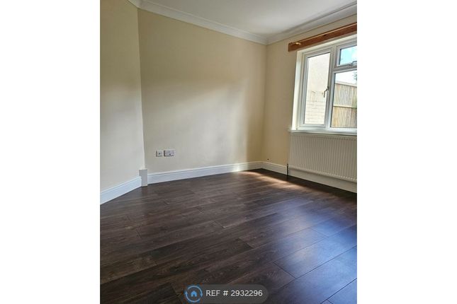 Ivy Crescent, Slough photo 5