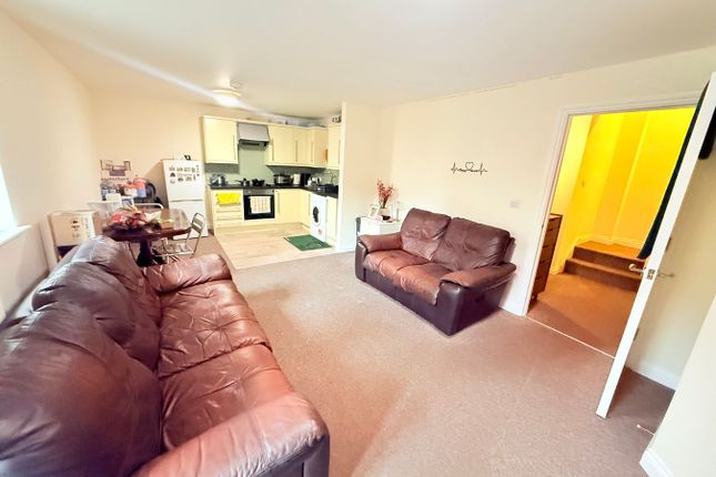 Flat 4 Western Gazette Building, 8 Sherborne Road, Yeovil photo 4