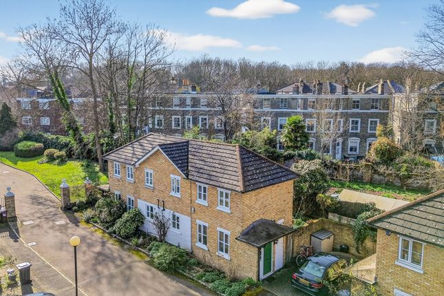 30 Royal Close, Manor Road, London photo 4