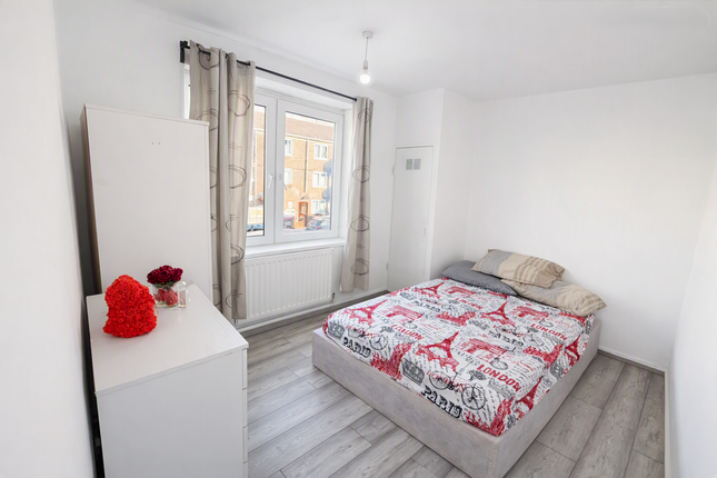 Garnies Close, Peckham photo 4