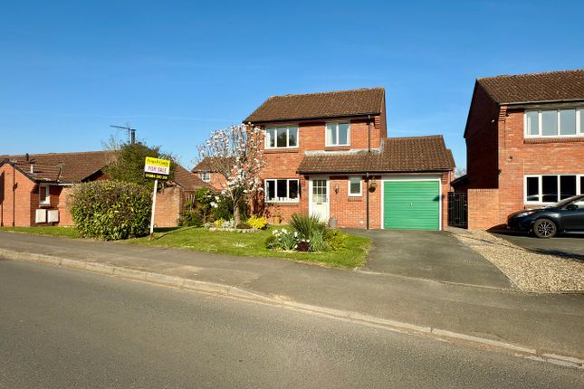3-bed detached on 20, Hardwick Bank Road, Tewkesbury, £315,000