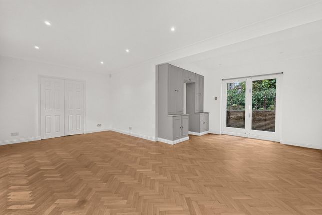 4, Regal Lane, London photo 3