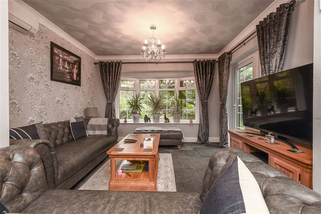 Nutfield Road, Merstham photo 3