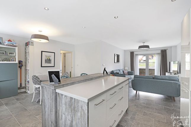 Flat for sale in Centre Drive, Linden House