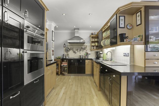89, Westbury Lane, Buckhurst Hill photo 4