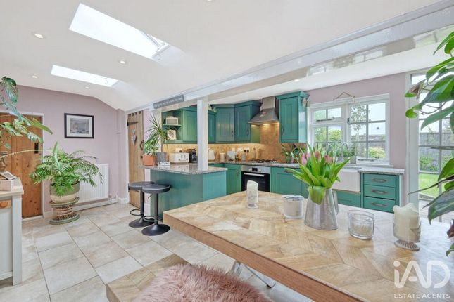32, Cambridge Road, Stansted photo 5