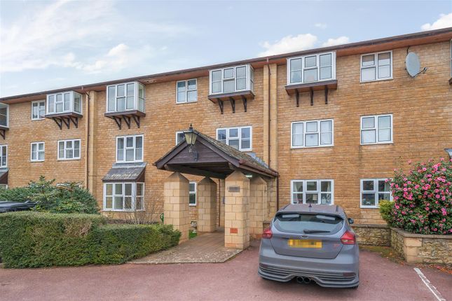 Flat for sale in Market Street, Crewkerne