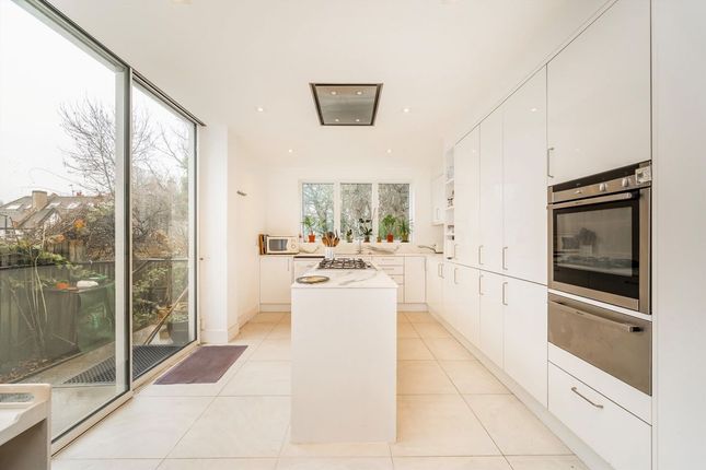 71, Onslow Gardens, London photo 4
