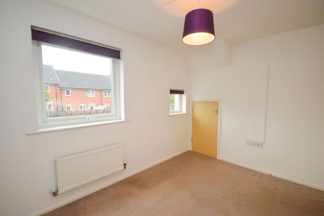 34 Mill Meadow, Bridgend photo 5